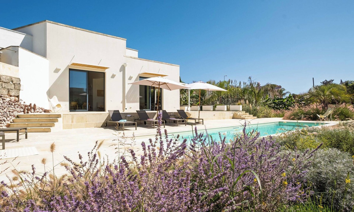 Cannole House | Luxury Villa with Pool near the Sea of Otranto