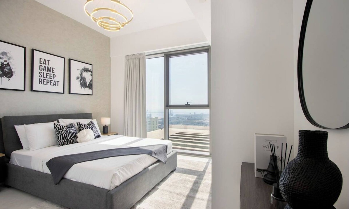 Dubai Maritime City Apartment | Luxury Waterfront 2BR with Resort Amenities