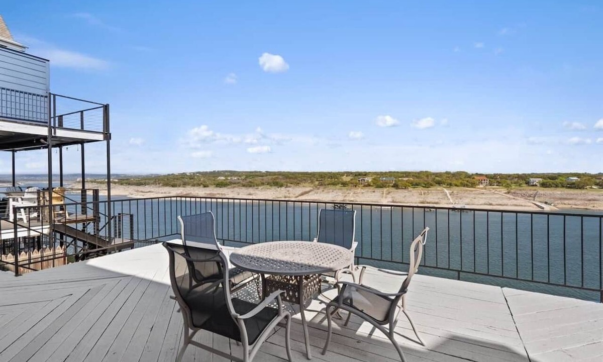 Briarcliff Condo | Luxury Waterfront Condo | Pool+Spa | Sleeps 4