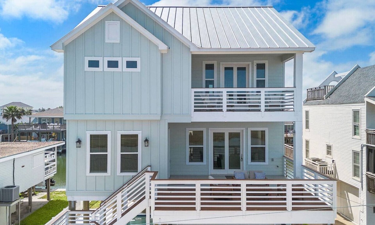 Jamaica Beach House | Luxury Waterfront Getaway with Pool + Boat Access