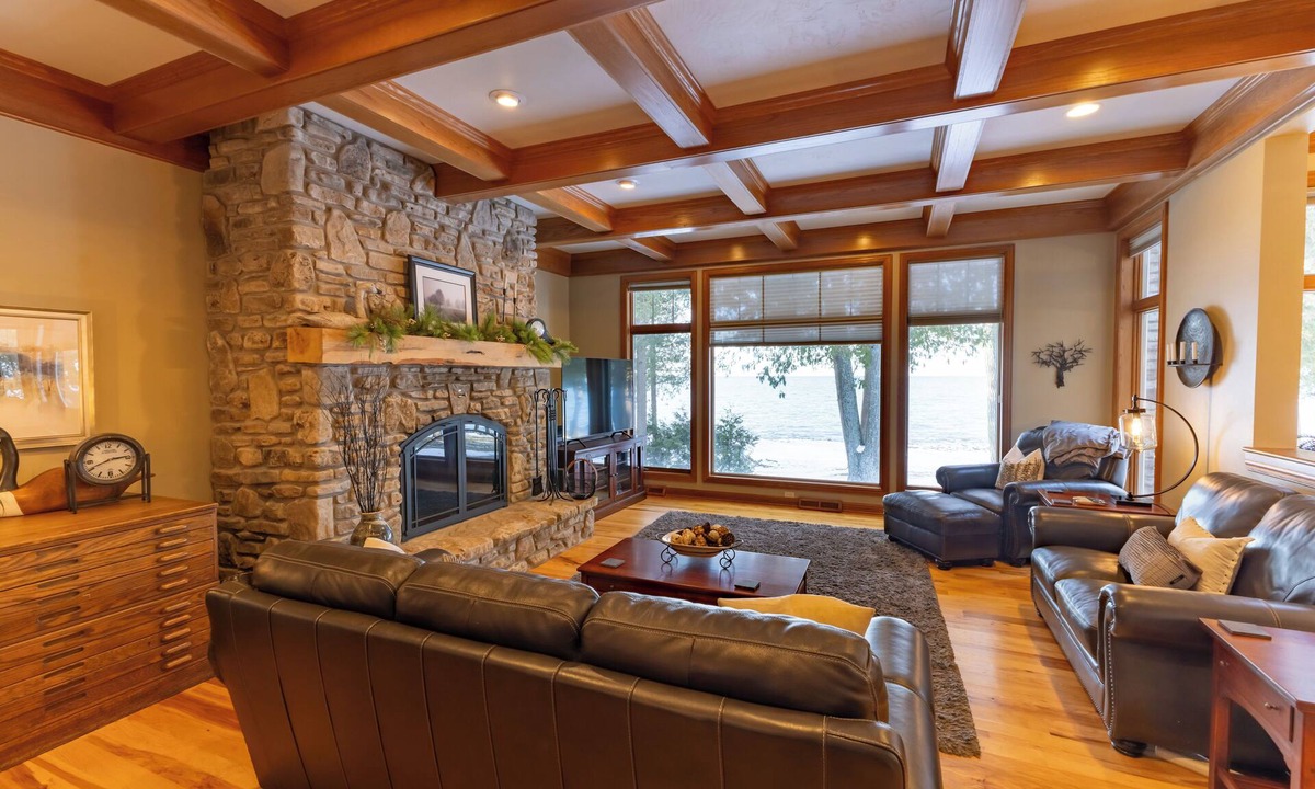 Idlewild House | Luxury Waterfront Retreat in Southern Door
