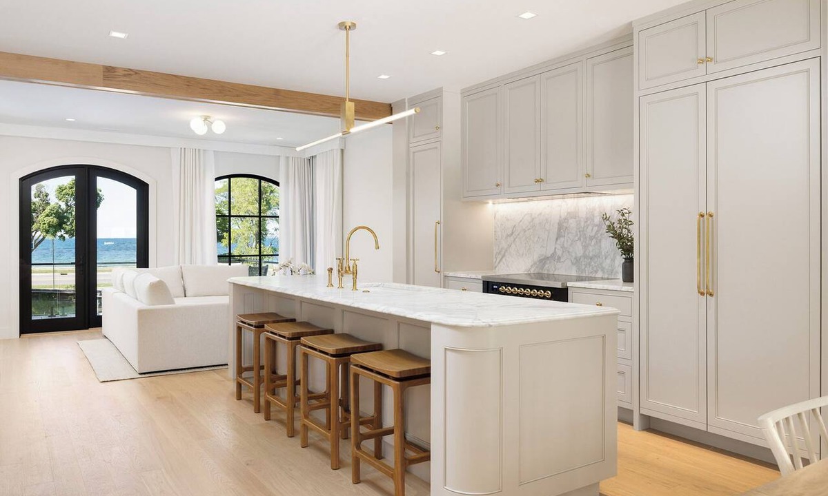 Traverse City House | Luxury Waterfront Home Downtown Traverse City