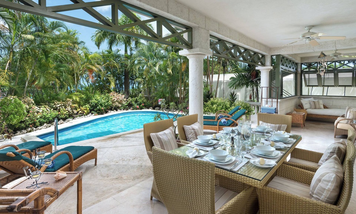Prospect Apartment | Luxury West Coast 3 Bed Apartment with Private Pool and Path to Beach
