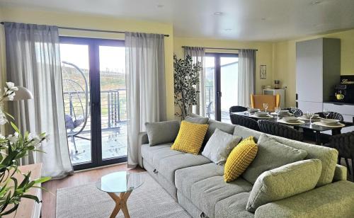 Netphen Apartment | Luxus-Penthouse mit Panorama-View