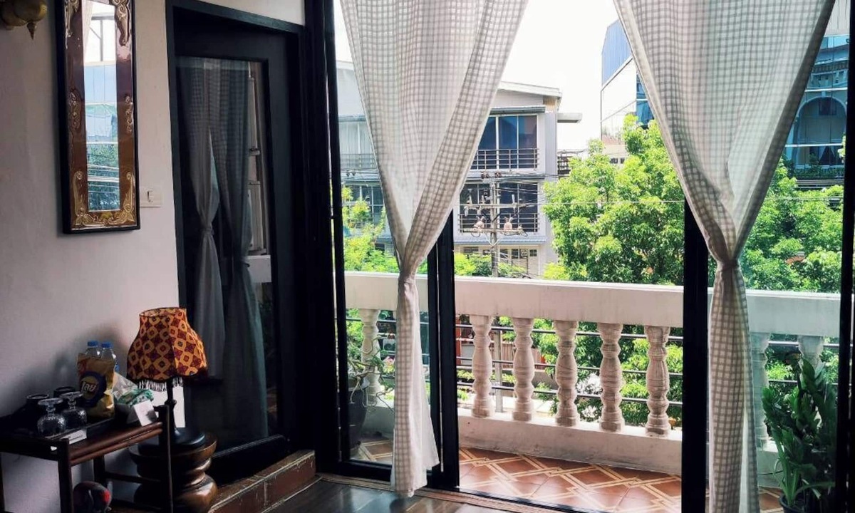 Suan Luang Bed & Breakfast | m.stay