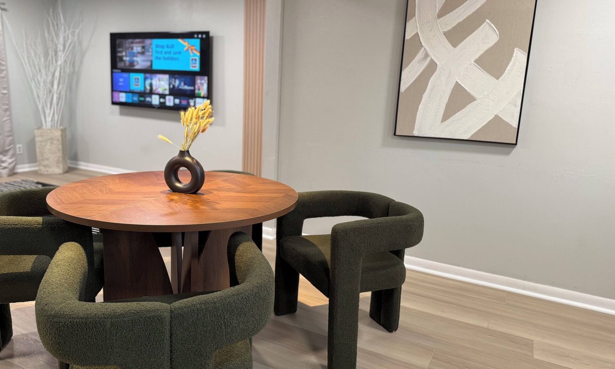 Machesney Park House | Machesney's Modern Escape - Work, Relax, Indulge