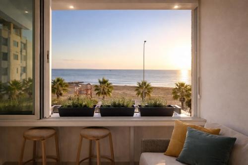 Larnaca Apartment | Mackenzie Beachfront Panorama
