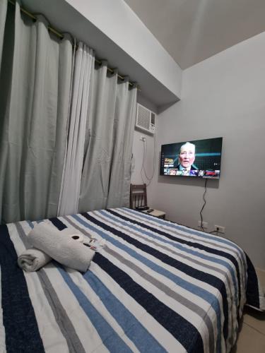 Highway Hills Hotel | Macks Awesome Place 204 NetflixFastWifi