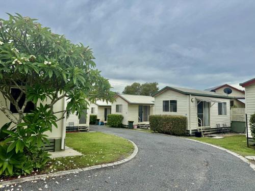 Maclean Hotel | Maclean Riverside Cabin Park