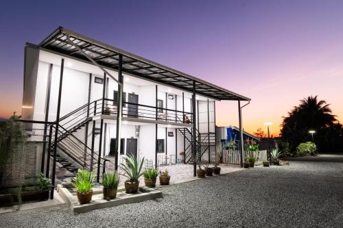 Pak Thong Chai Apartment | Maderla house