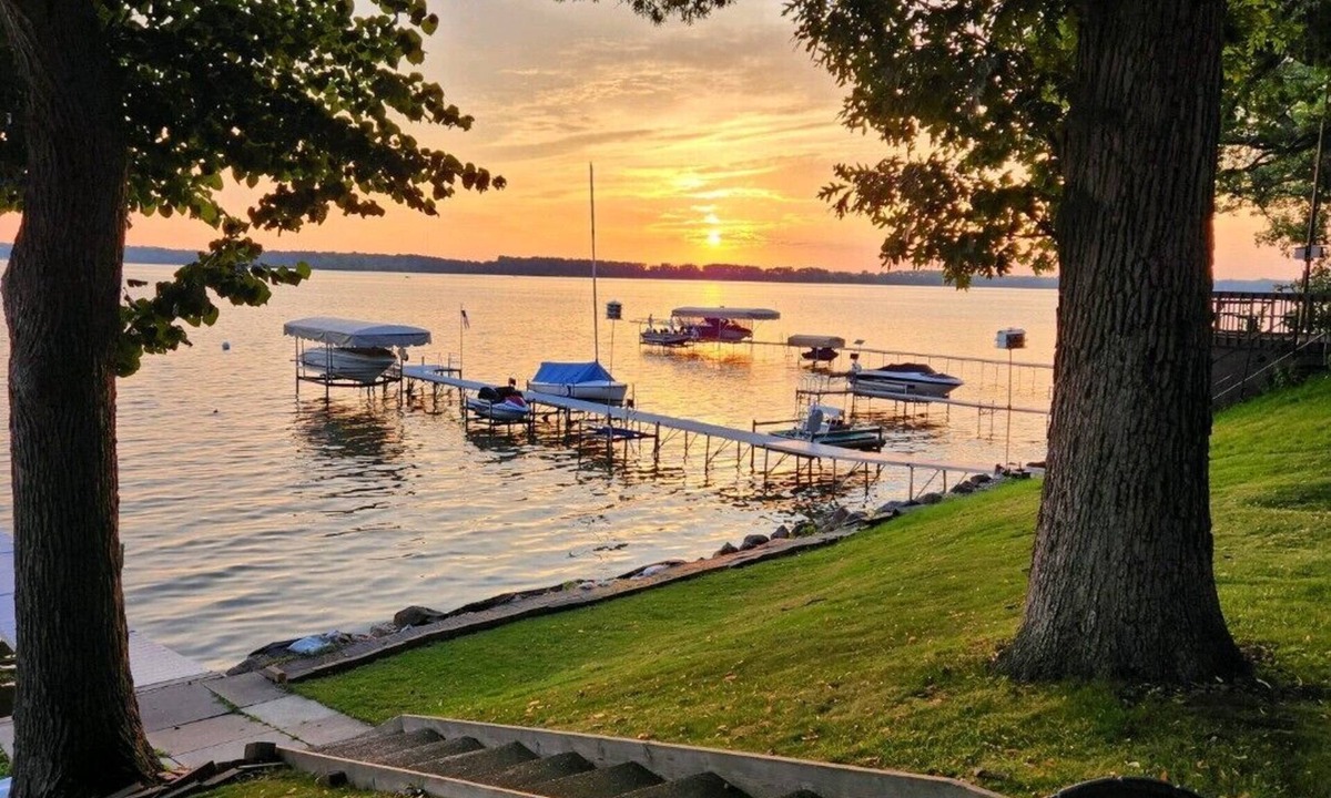 McFarland Cottage | Madison Lakefront Cottage, 10 mt to dt Madison ~ 1 mile to bike trail
