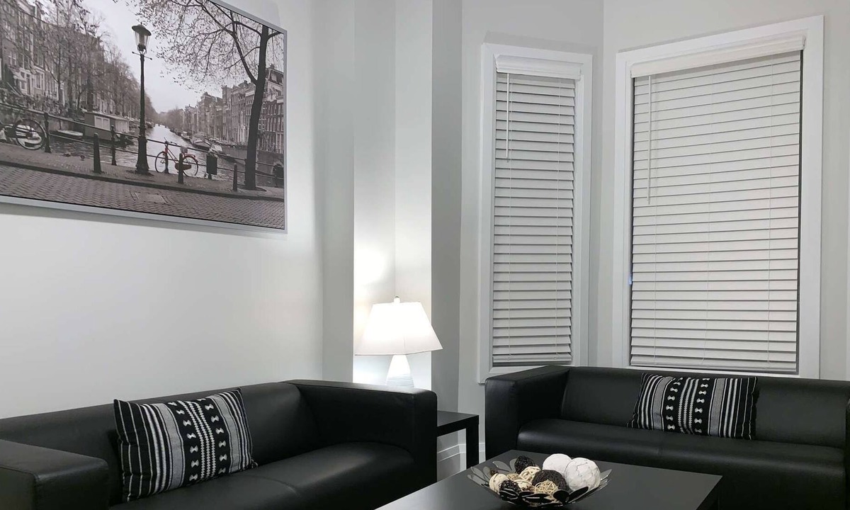 Kensington Market Apartment | Madison Room (Shared Kitchen/Bathroom)