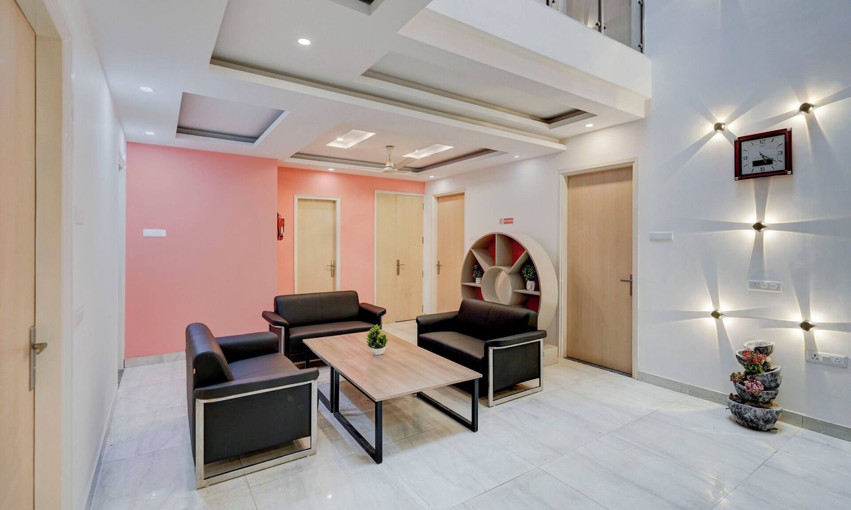 Sector 39 Hotel | Madstays Hotel - Medicity Near Medanta Hospital