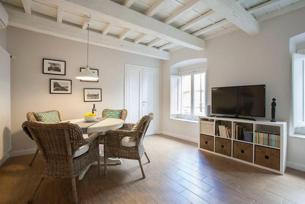 San Frediano Apartment | Maffia Luxury
