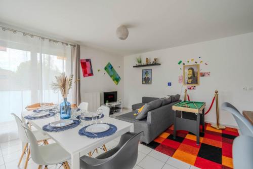 Chanteloup-en-Brie Apartment | Magic Bricks Disney à 10 min 7 personnes Terrasse Billard Parking Arrivée autonome