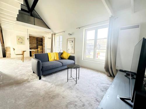 Laon Apartment | Magic Cathedrale
