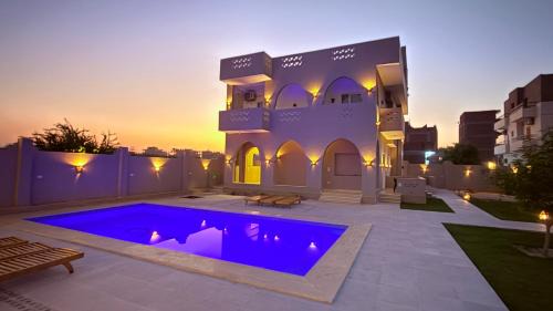 Luxor House | Magic Garden House