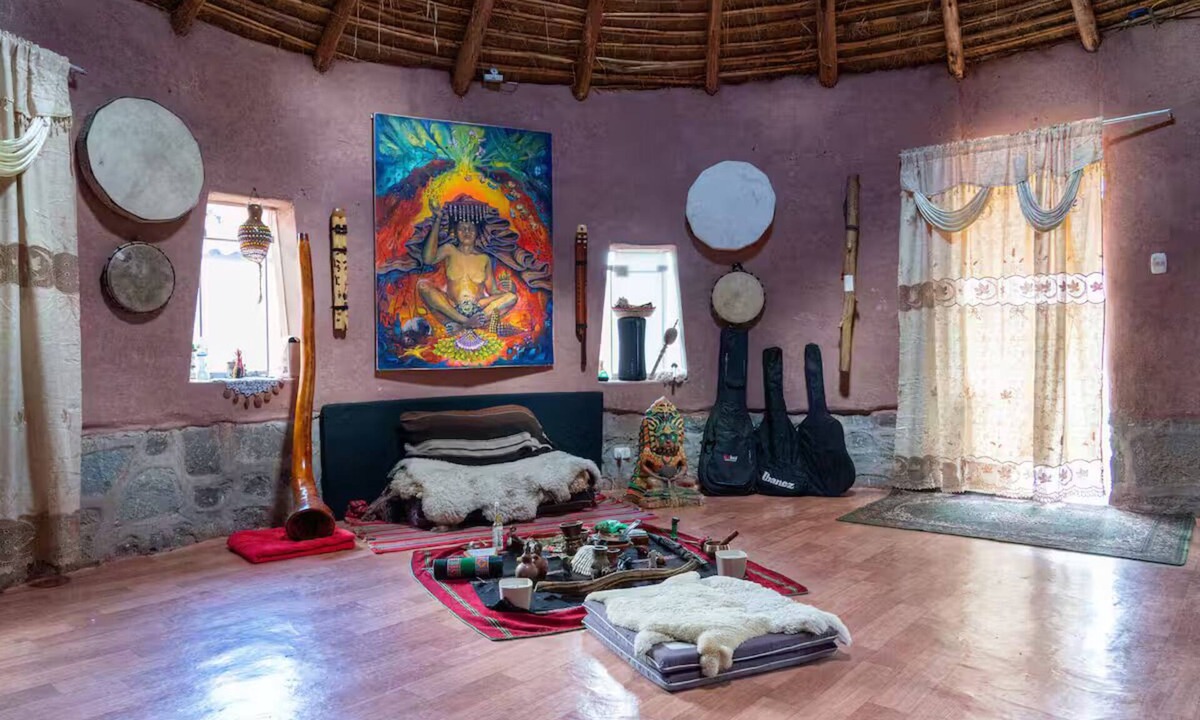 Balconcillo House | Magic house with alpacas and sacred temple (maloca)