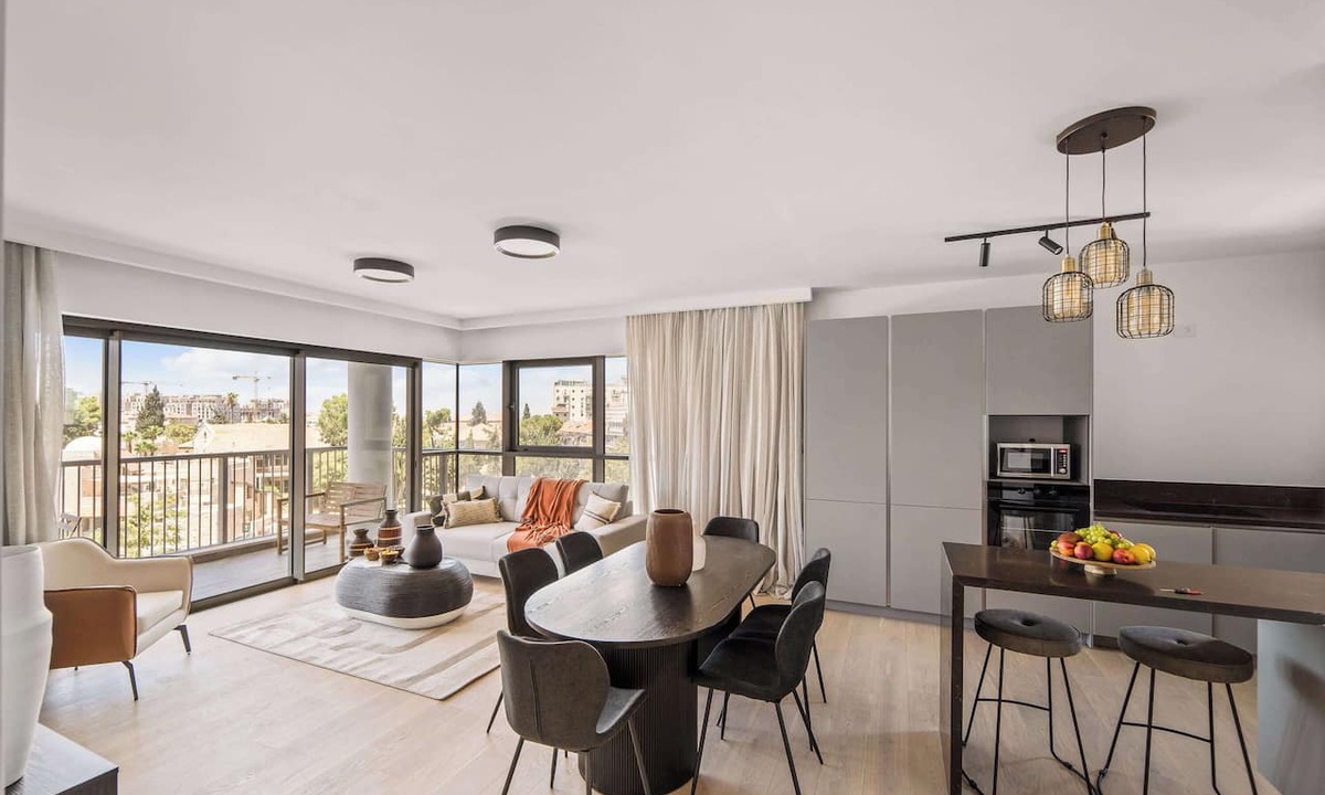 Jerusalem City Centre Condo | Magical 2 BDR/Parking By Isrentals