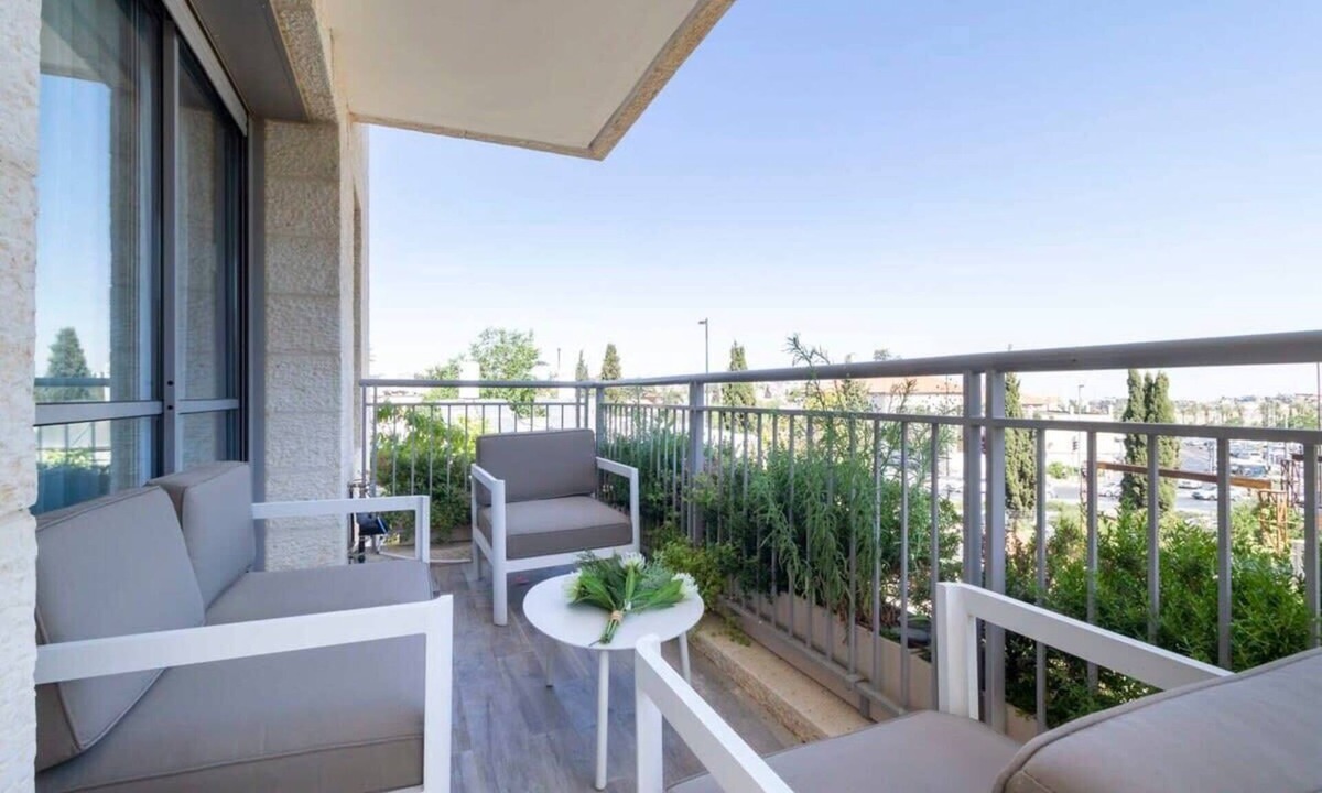 Musrara Apartment | Magical 4BR/Parking with amazing view, city center