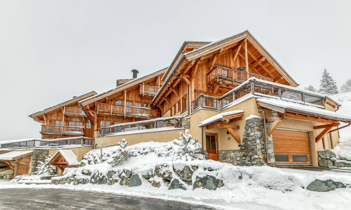 Villard-Reculas Apartment | Magnificent Apartment Le Taillefer with Mountain View, Balcony, Ski-In/Ski-Out