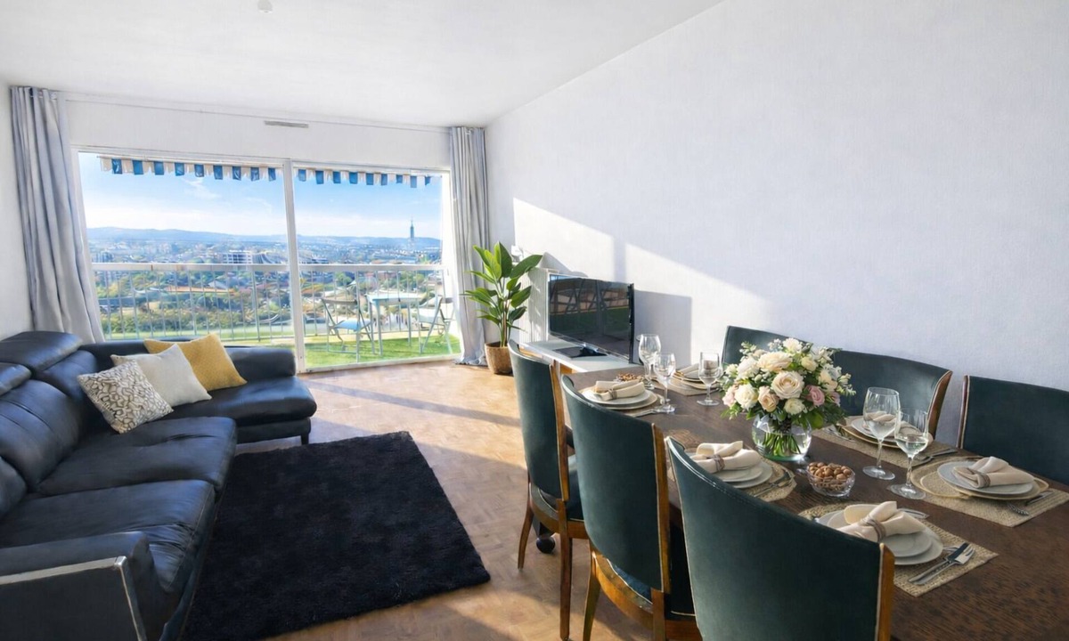 Bron Apartment | Magnificent apartment in a private residence for 8 people, 5 minutes from Lyon, view of Part Dieu