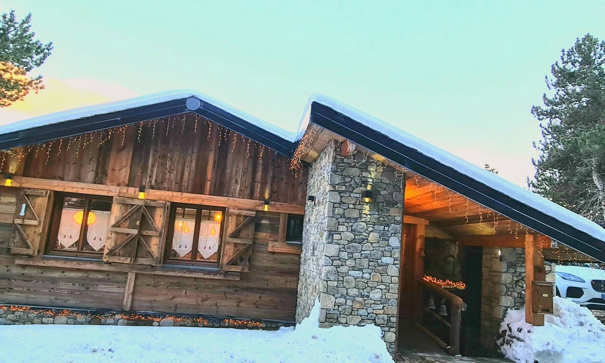 Les Angles Ski Chalet | Magnificent CHALET&SPA in the heart of the resort of Les Angles, EXCEPTIONAL VIEW.wifi