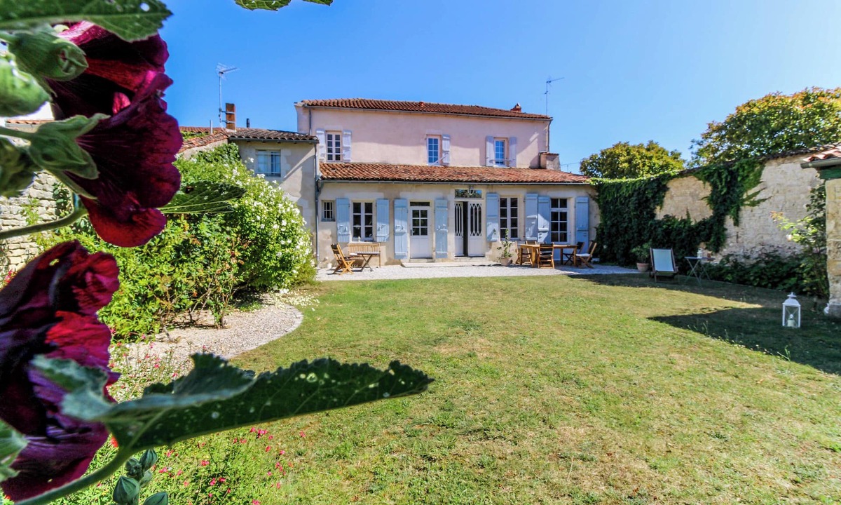 La Jarrie House | MAGNIFICENT CHARMING CHARENTAISE HOUSE LA ROCHELLE