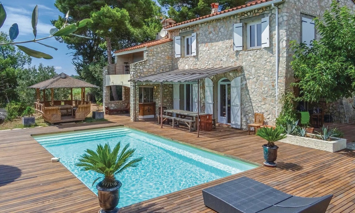 Saint-Nazaire House | Magnificent stone house with pool, garden and views of the majestic Pic du Canigou.