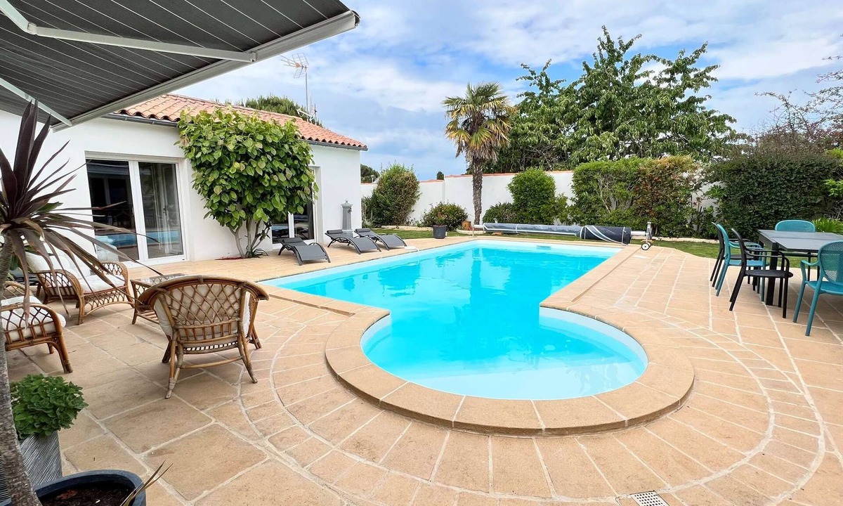 Saint-Martin-de-Re House | Magnificent Villa with its pool and billiards