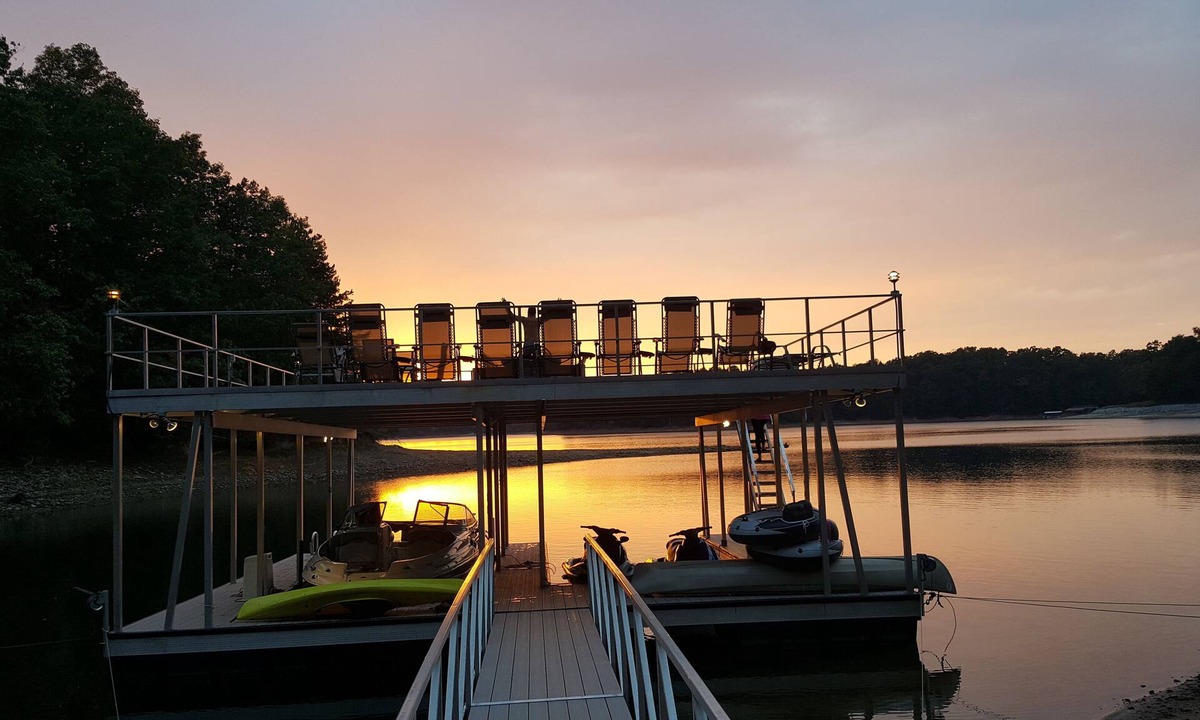 Gainesville House | Magnificent Lake Lanier Home-Indonesian Decor-Huge Party Dock