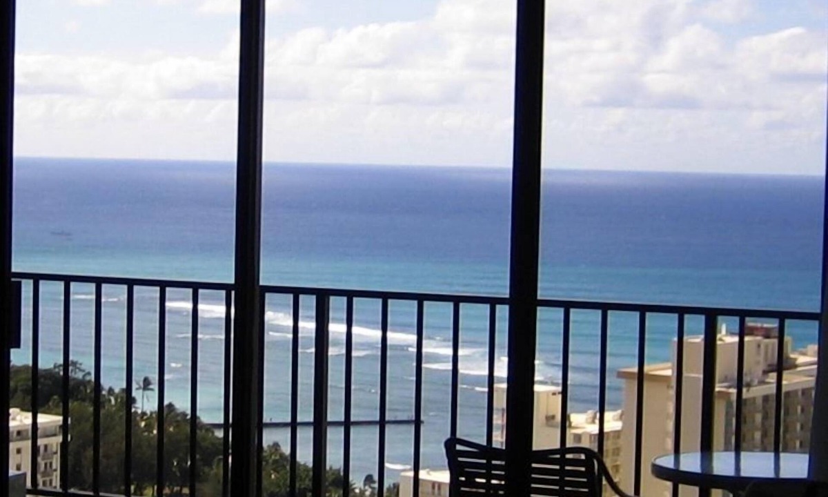 Waikiki Condo | Magnificent Ocean View Penthouse, FREE PARKING- Pool renovation until May 18th