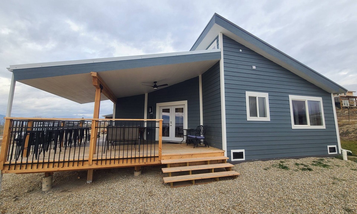 Stevensville House | Magnificent sprawling panoramic view overlooking the Bitterroot Valley
