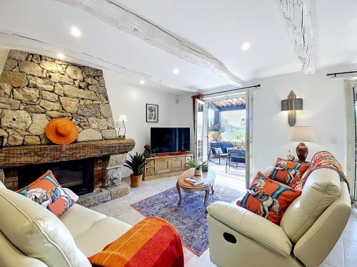 La Celle-sous-Gouzon Villa | Magnificent Stone Villa in Le Tignet