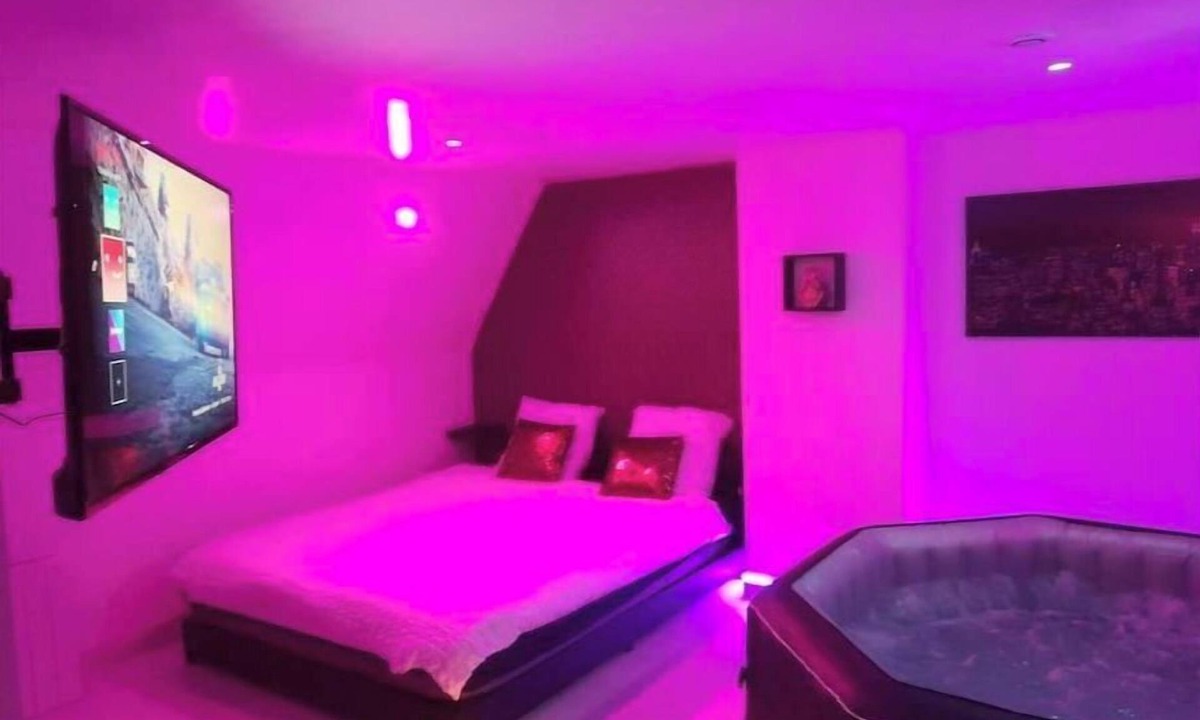 Cendras Bed & Breakfast | Magnificent suite with jacuzzi