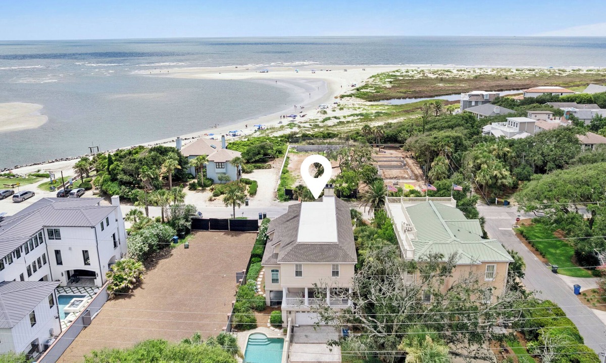 East Beach House | Magnificent Ocean Views, Private Heated Pool, Billards on East Beach!