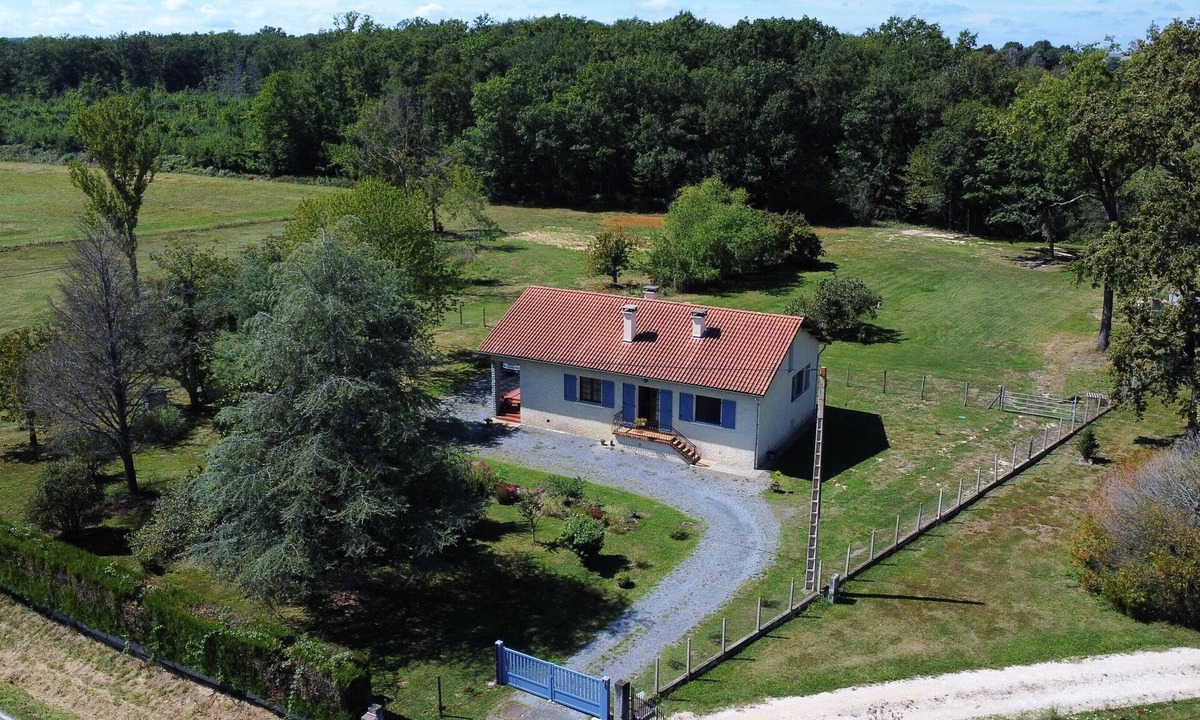 Tournous-Devant Villa | Magnificent villa with fireplace