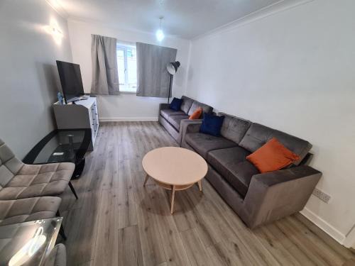 Convention Quarter Apartment | Mailbox and Broad St