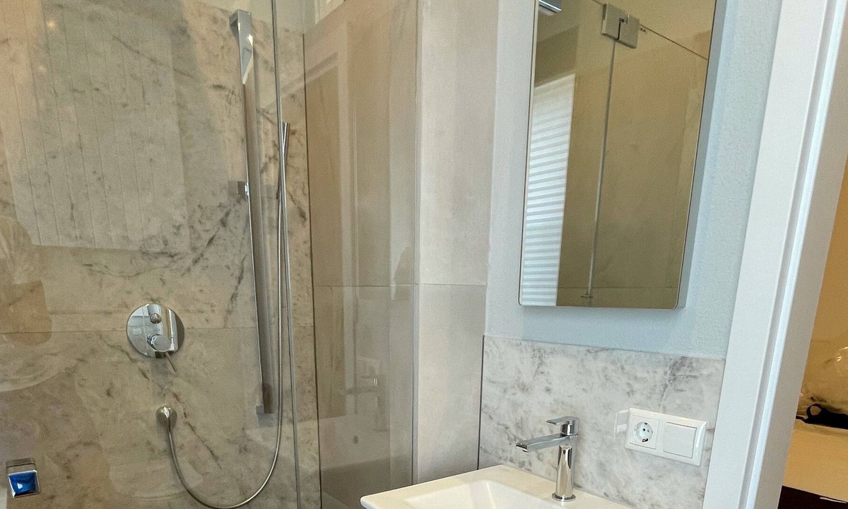 Reistenhausen Apartment | Main Appartment Haus in Freudenberg: We can accommodate all travel groups.
