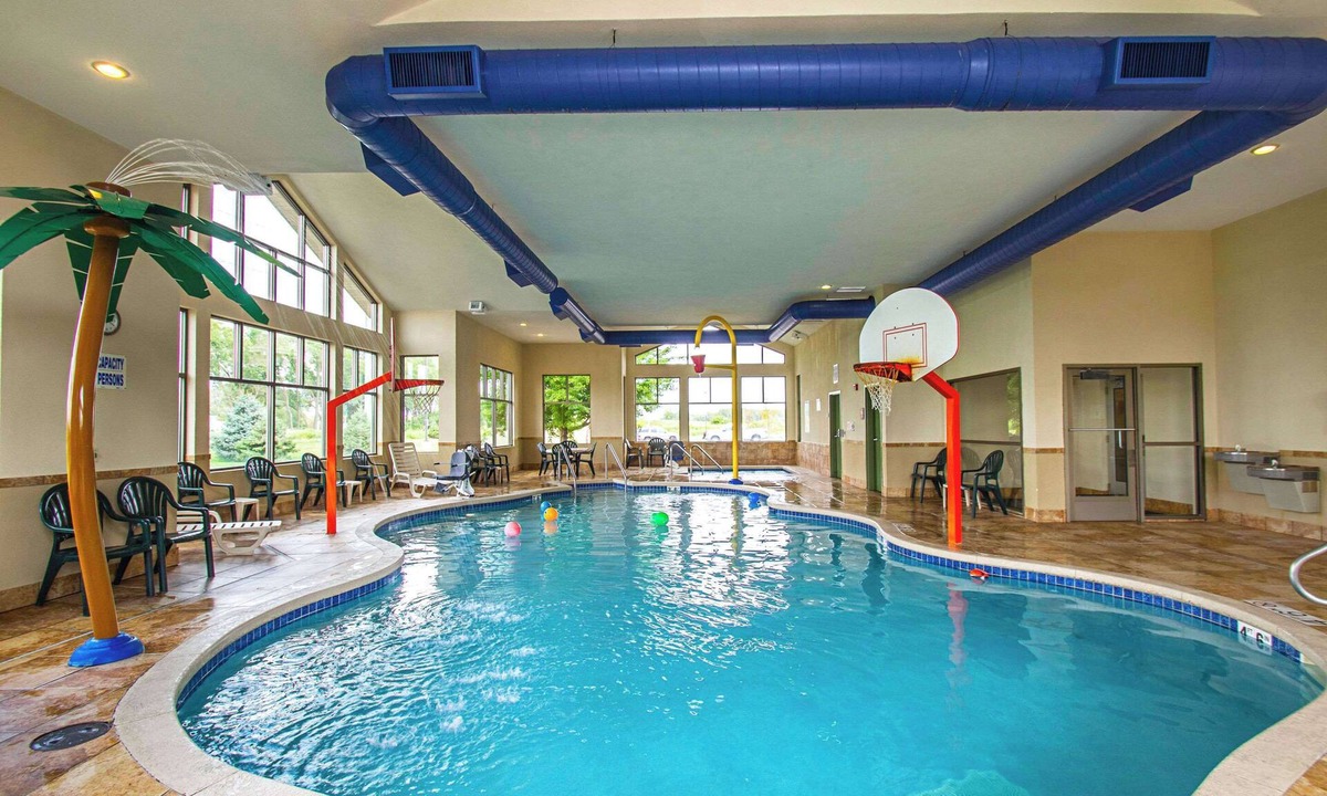 Madison Hotel | MainStay Suites Madison - Monona