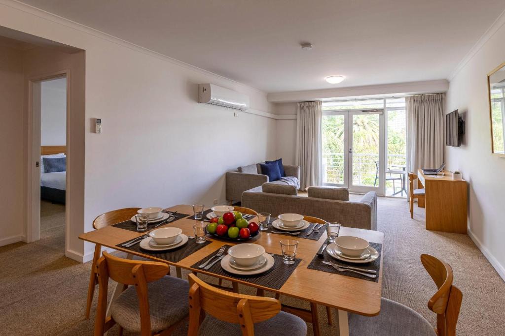 Williamstown Hotel | MainStay Suites Williamstown