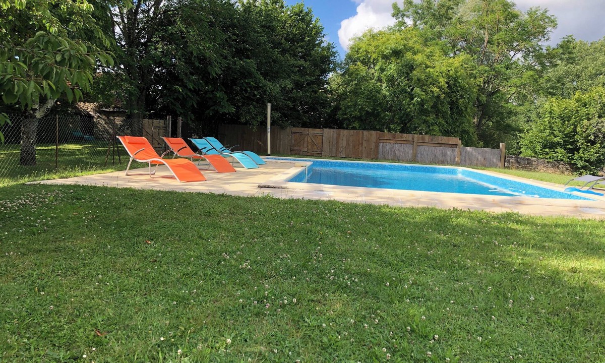 Blanquefort-sur-Briolance House | Maison Pierre Avec Piscine Privée