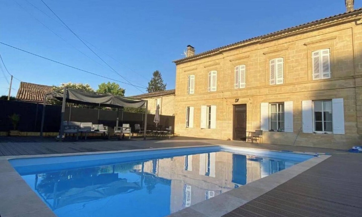 Saint-Philippe-dAiguille House | Maison de Maître Gironde built in 1896 and fully restored