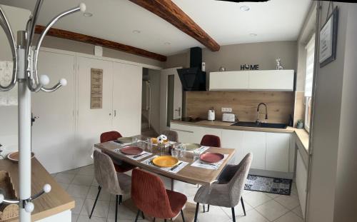 Colombier-Saugnieu House | Maison 90m2 de 2 à 10 personnes