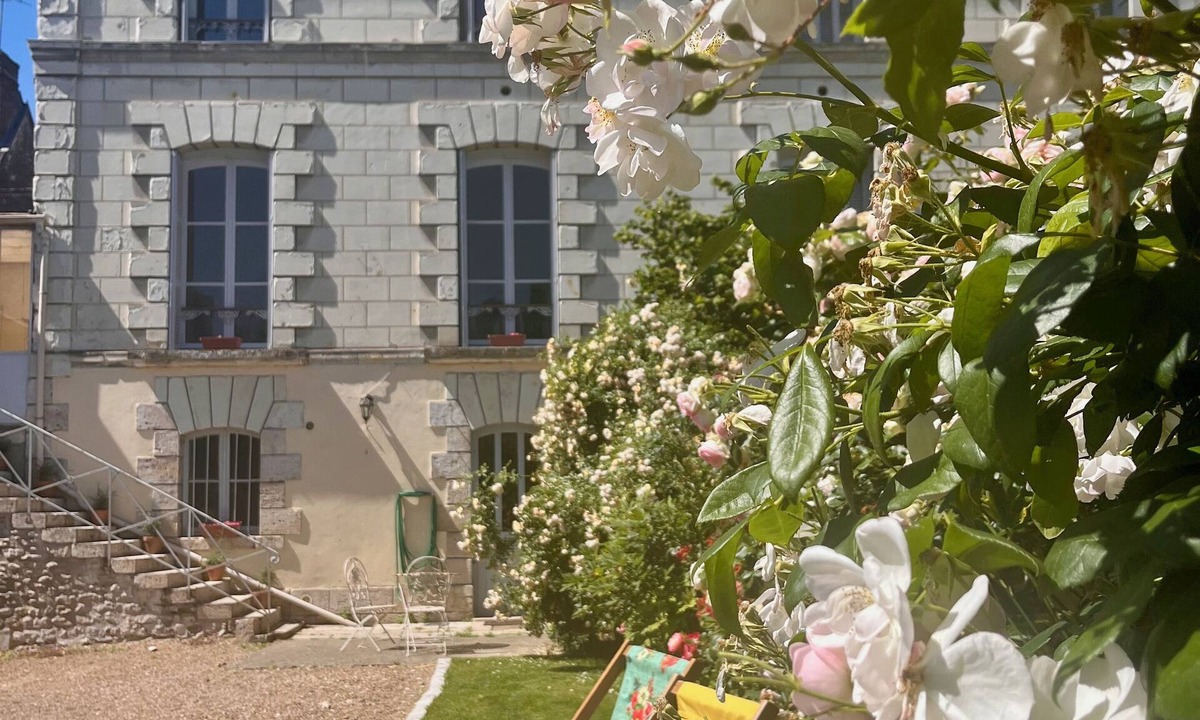 Saint-Aignan Bed & Breakfast | Maison Adrienne/Chambre beige Charming guest house, 4 km from Beauval Zoo