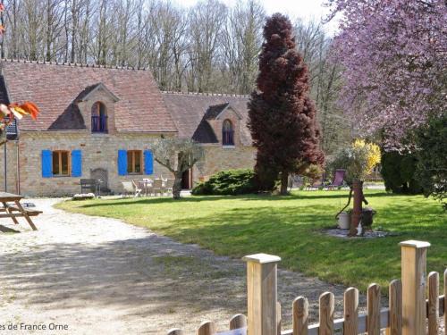 Les Ventes-de-Bourse House | Maison ancienne avec jardin clos près centre équestre, séjour confortable - FR-1-497-144