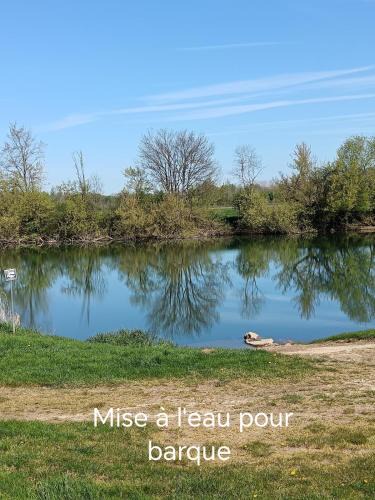 Apremont House | Maison au bord de l'eau