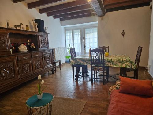 Chateau-Gontier House | Maison authentique à la campagne