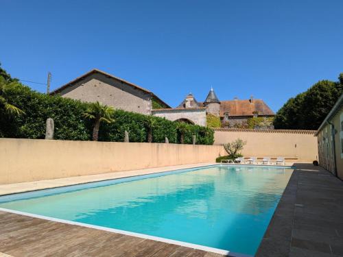 Charente Limousine House | Maison authentique avec piscine et jardin privé à Abzac - FR-1-653-278