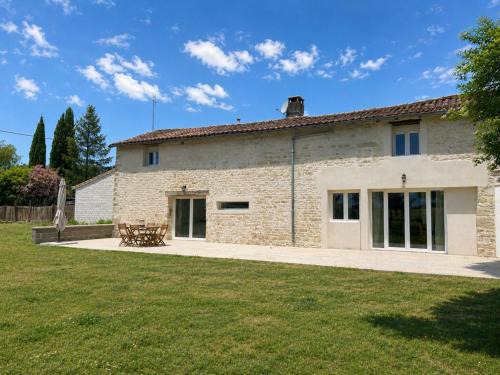 Courcome House | Maison avec piscine privée et animaux admis - 6 pers. - FR-1-653-291